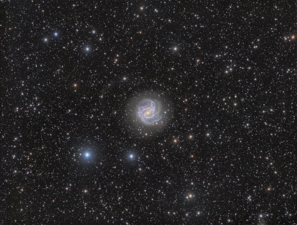 M83 南の回転花火銀河(全体) – Photo by AstroCHL2JPN