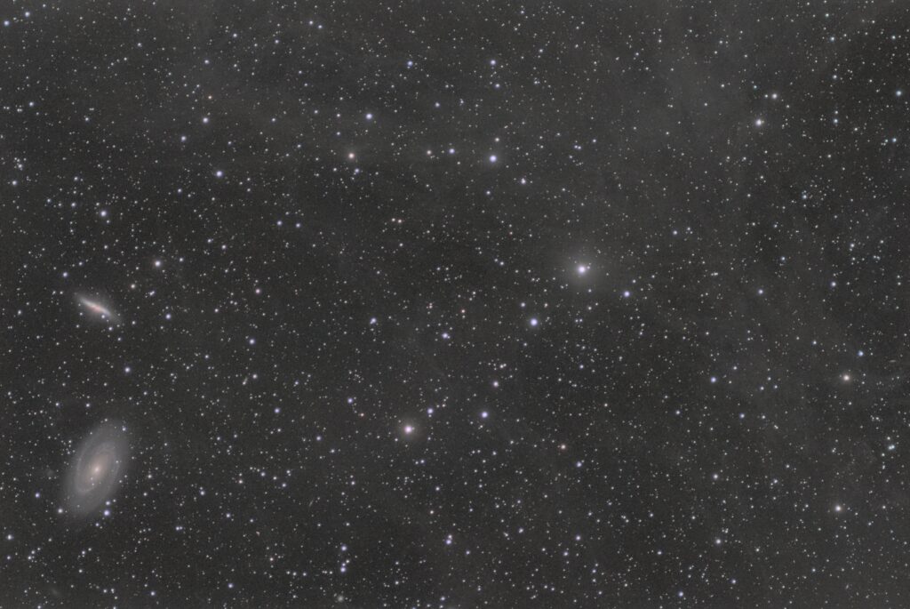 北天のうす〜い分子雲とM81,M82 
